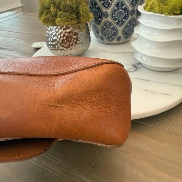 MADEWELL Mini Abroad Crossbody Bag Dark
Toffee Leather Top Handle Small Cognac - Picture 6 of 9